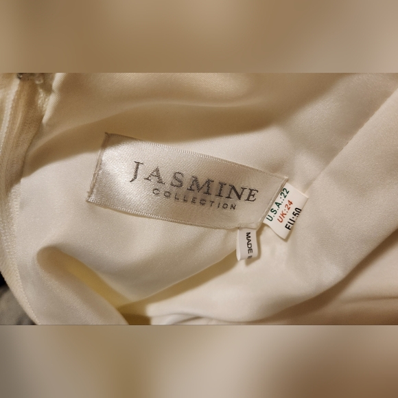 Jasmine Collection Ivory A Line Altered Wedding Gown - Picture 11 of 12